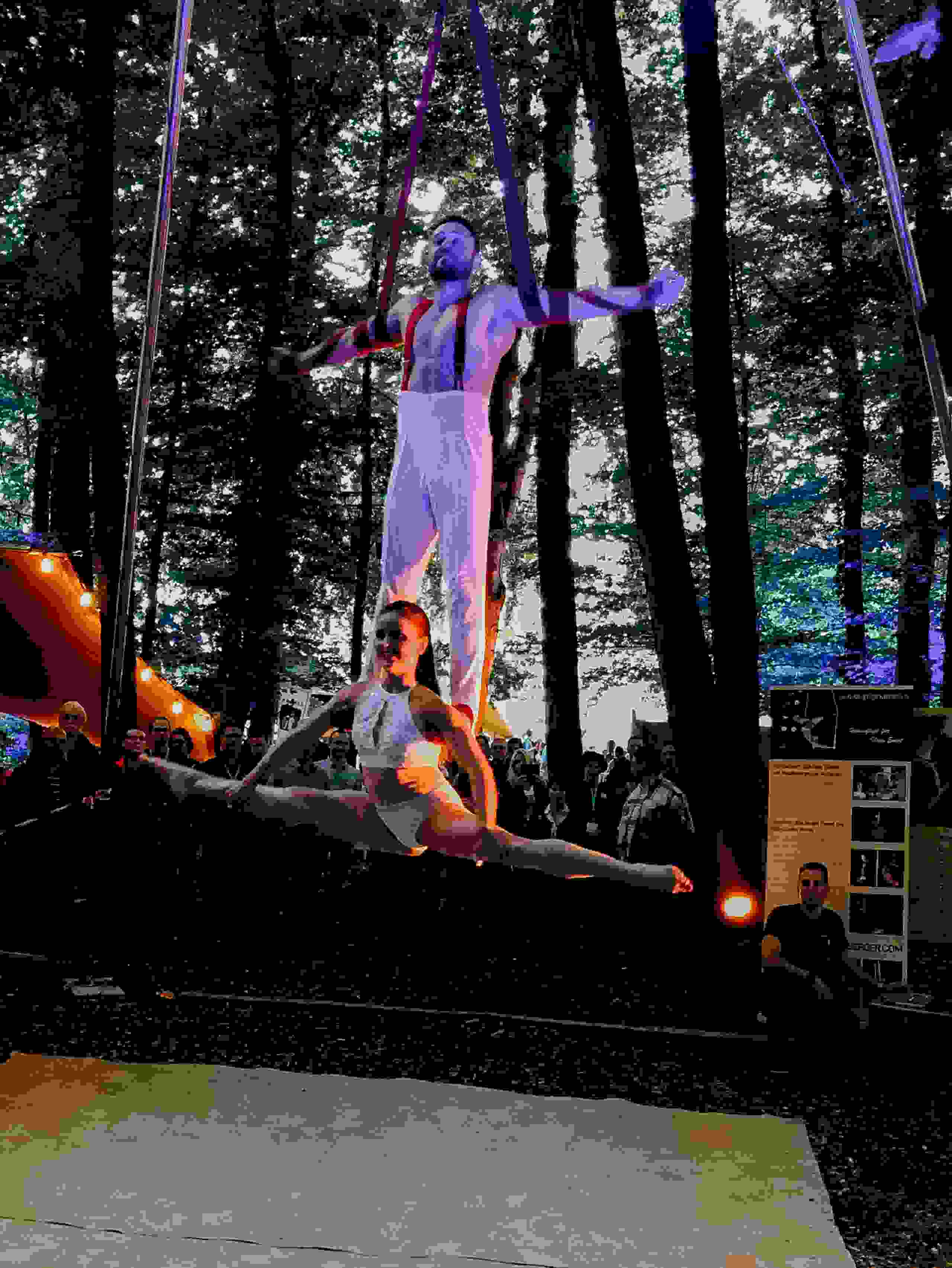 Artistik-Show beim BKW Xplore – mitreissende Live Kommunikation im Wald. markenerlebnis, Brand Experience, mitarbeiteranlass, Corporate-Event, eventagentur bern, BKW, Xplore, Outdoor Event, Markenerlebnis, eventplanung, jubiläumsfeier, mitarbeiteranlass