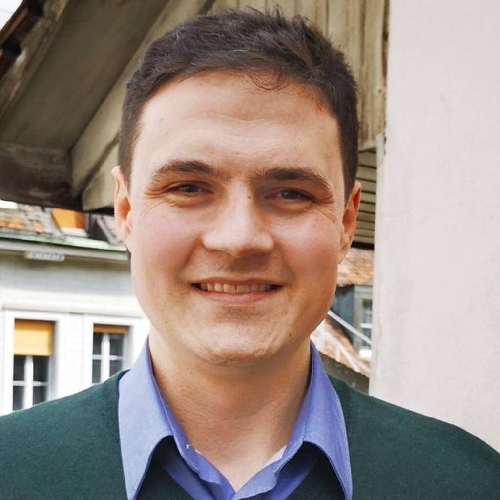 portrait_schweizer_jugendforscht_julian_cancino.jpg Portrait von Julián Cancino, Schweizer Jugend forscht, Programmleiter Nationaler Wettbewerb. Bildungsevent, International Swiss Talent Forum, Hotel Sempachersee, globale Teilnehmende, markenerlebnis, Brand Experience, live kommunikation